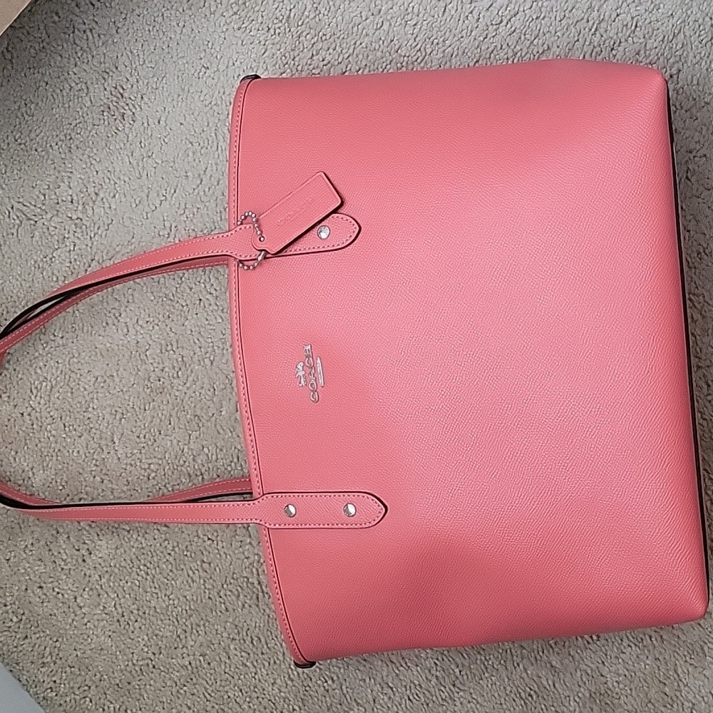 Coach Coral Pink Leather City Tote Bag Vibrant and Spacious Shoulderbag